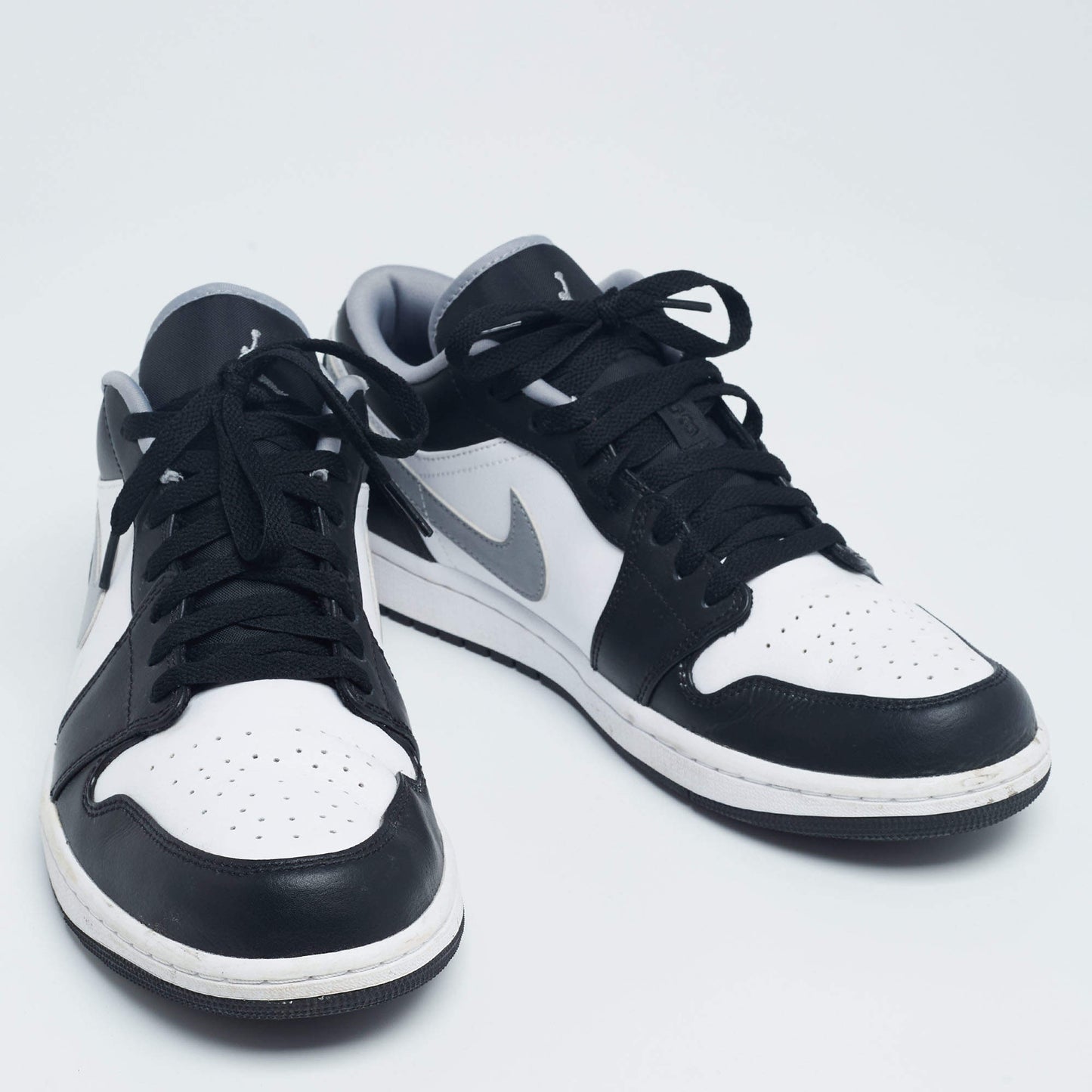 Original Air Jordan White/Black Leather Air Jordan 1 Low Dark Mocha Sneaker Size 44.5