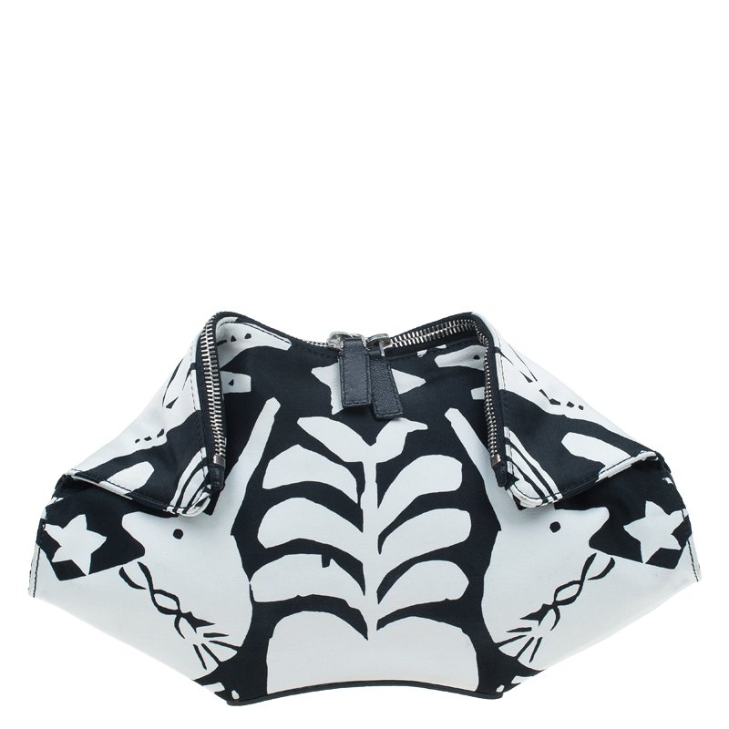 Original Alexander McQueen Black/White Satin Naive Pagan-Print Small De Manta Clutch