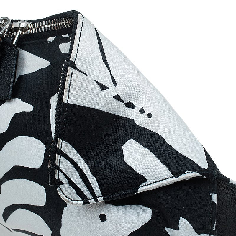 Original Alexander McQueen Black/White Satin Naive Pagan-Print Small De Manta Clutch