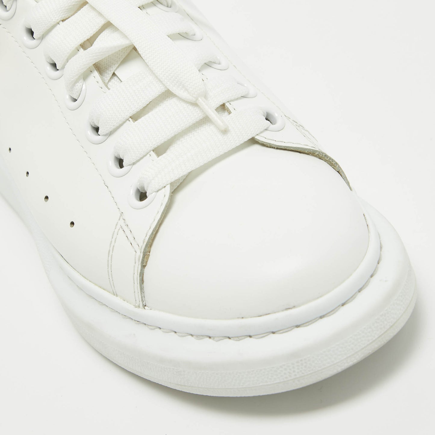 Original Alexander McQueen White Leather Larry Low Top Sneakers Size 40