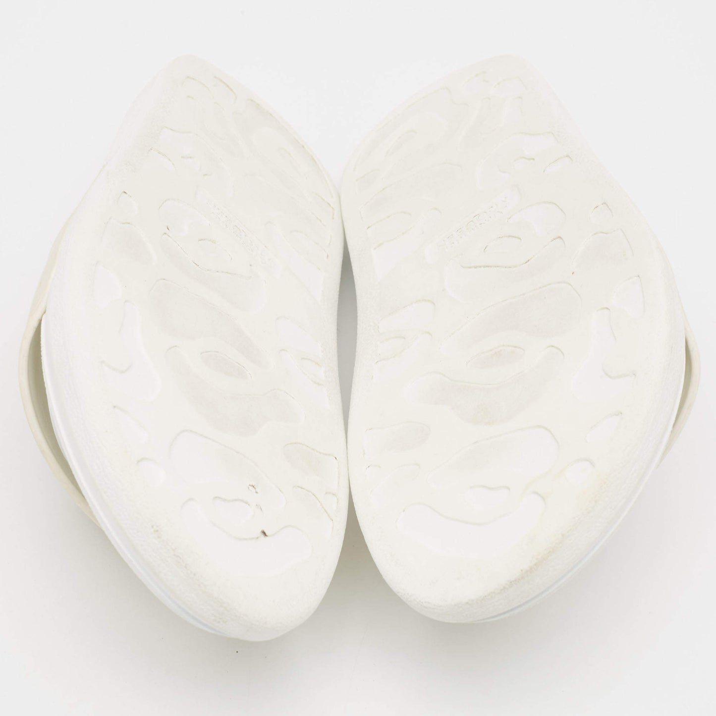 Original Alexander McQueen White Rubber Flat Slides Size 36