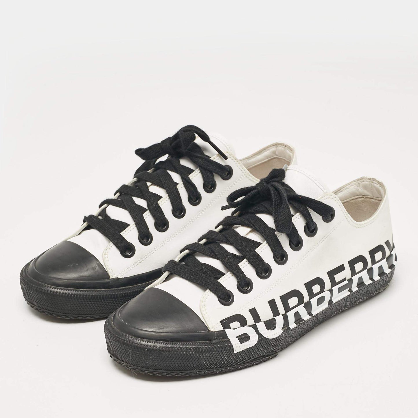 Original Burberry White/Black Fabric Larkhall Logo Low Top Sneakers Size 38