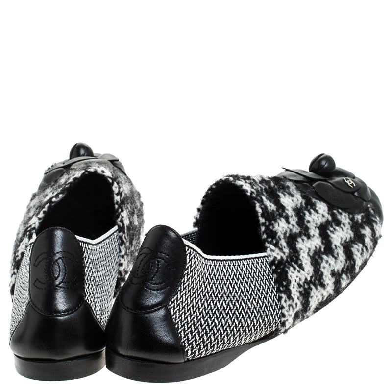 Original Chanel Black/White Tweed Fabric And Leather Camellia Loafer Flats Size 38