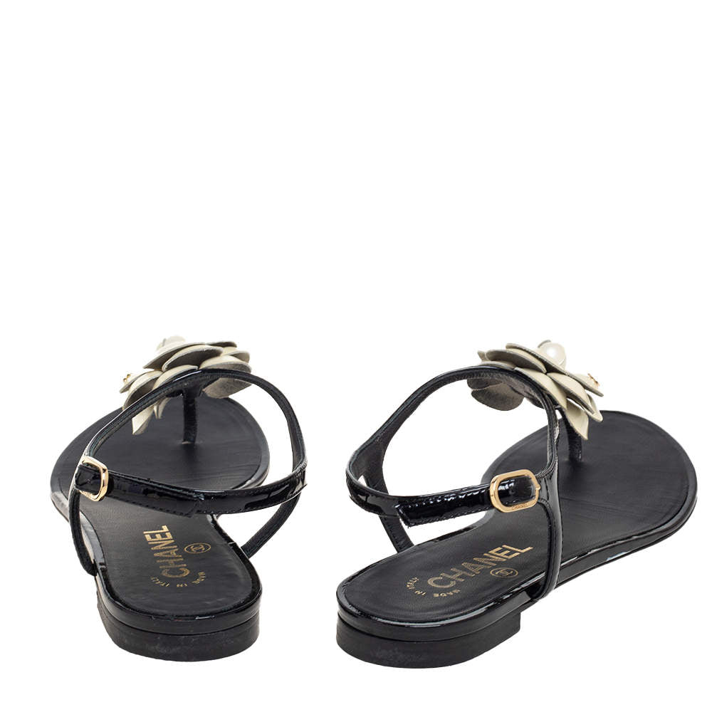 Original Chanel Black/White Patent Leather CC Camellia Flat Thong Sandals Size 36.5