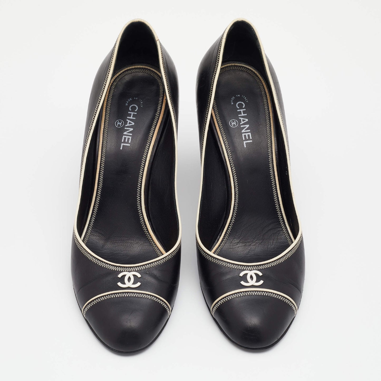 Original Chanel Black/White Leather CC Pumps Size 39