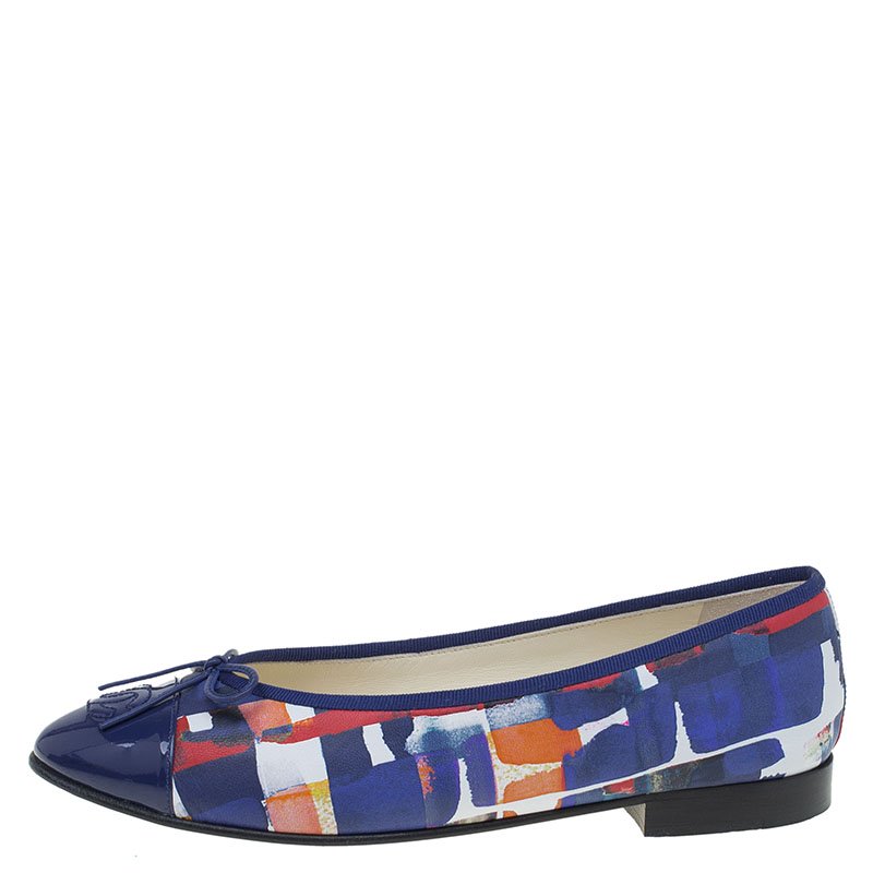 Original Chanel Multicolor Abstract Printed Patent Leather CC Cap Toe Ballerina Flats Size 37.5