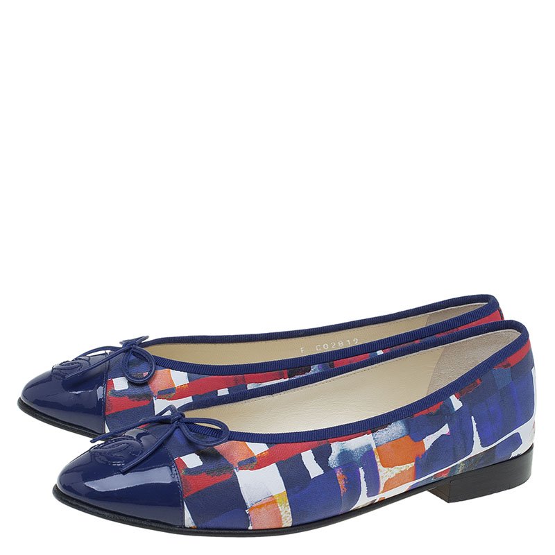 Original Chanel Multicolor Abstract Printed Patent Leather CC Cap Toe Ballerina Flats Size 37.5