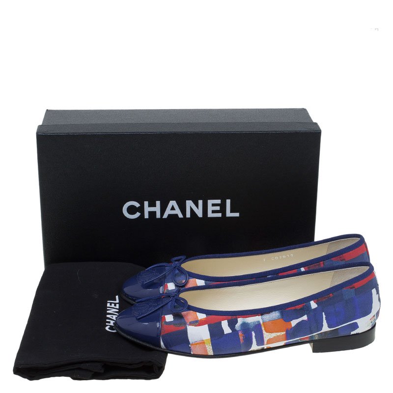 Original Chanel Multicolor Abstract Printed Patent Leather CC Cap Toe Ballerina Flats Size 37.5