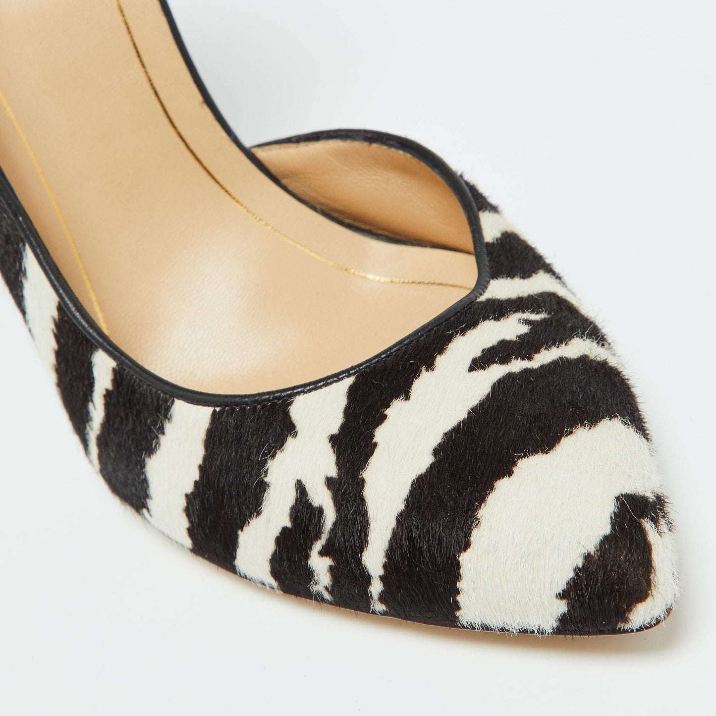 Original Gucci White/Brown Zebra Pony Hair Pointed D'Orsay Pumps Size 38