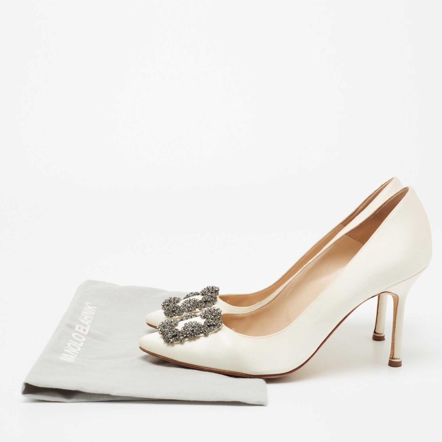 Original Manolo Blahnik Off White Satin Hangisi Pumps Size 38.5