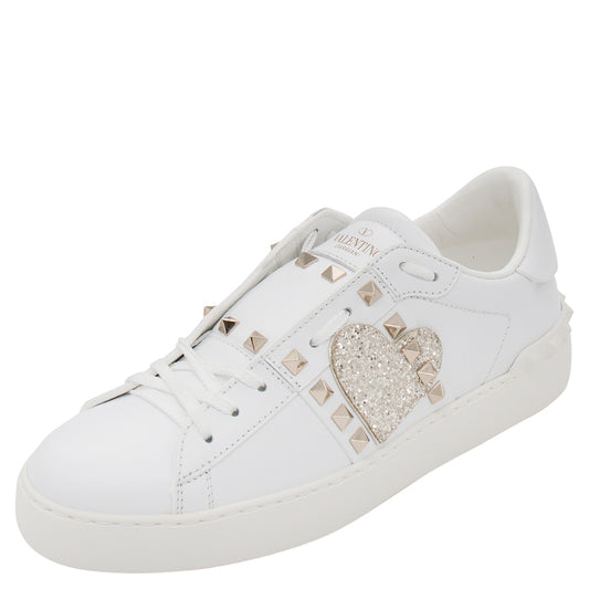 Original Valentino White Heart Embroidered Leather Rockstud Untitled Sneakers Size 39 (Never Used)