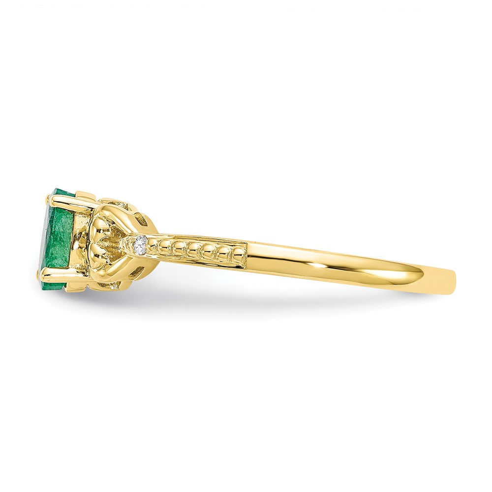 10K Yellow Gold Emerald and Real Diamond Ring