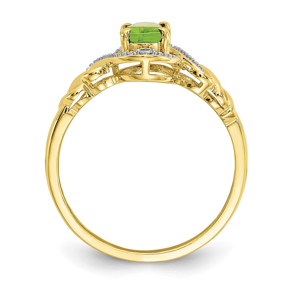 Peridot ring in 10k gold. Size outlet 7-7.5