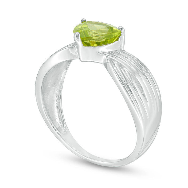 7.0mm Trillion-Cut Peridot Crossover Ring in Sterling Silver