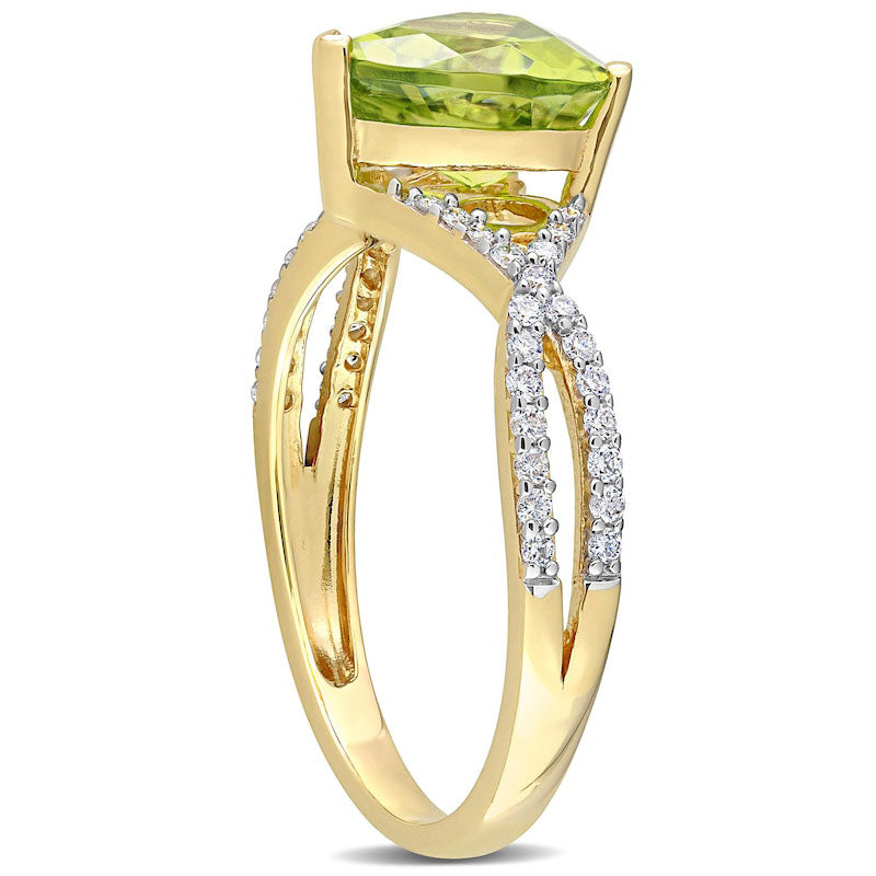 8.0mm Heart-Shaped Peridot and 0.20 CT. T.W. Natural Diamond Twist Split Shank Ring in Solid 14K Gold