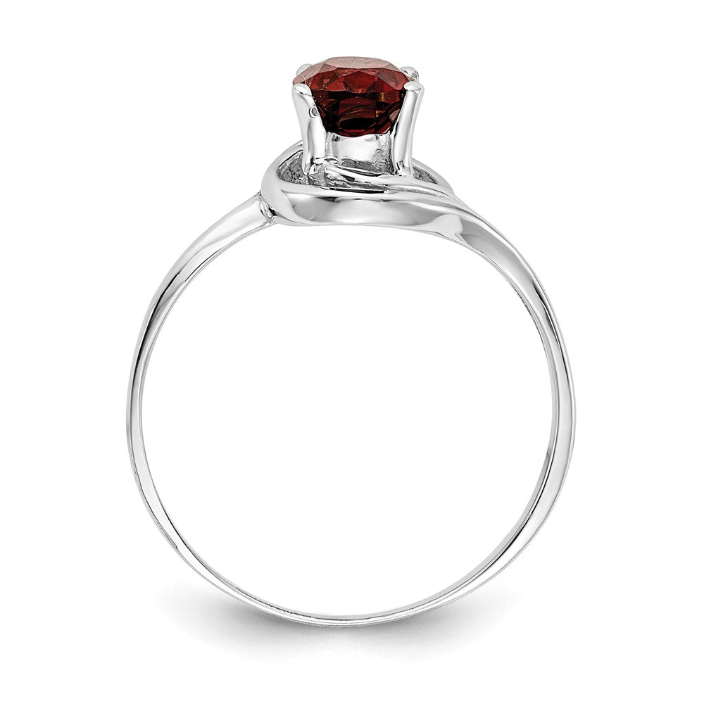 14k White Gold 7x5mm Oval Garnet ring