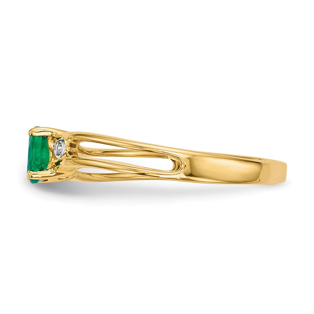 14k Gold w/ Emerald & Real Diamond Ring