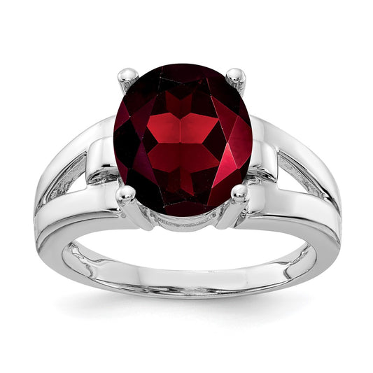 14k White Gold 11x9mm Oval Garnet ring