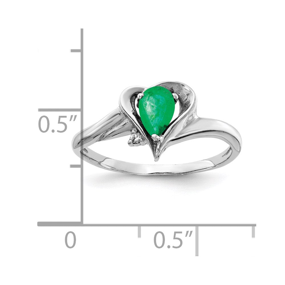 14k White Gold 6x4mm Pear Emerald A Real Diamond ring