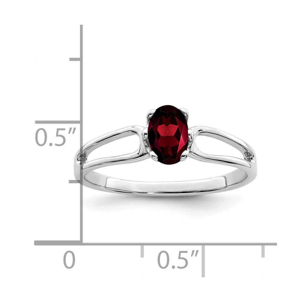 14k White Gold 6x4mm Oval Garnet ring