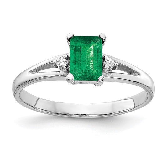 14k White Gold 6x4mm Emerald Cut Emerald A Real Diamond ring