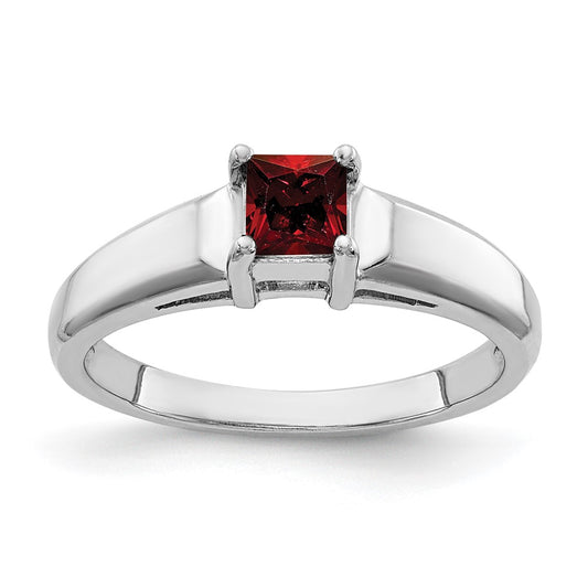 14k White Gold 4mm Princess Cut Garnet ring