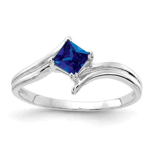 14k White Gold 4mm Princess Cut Sapphire ring