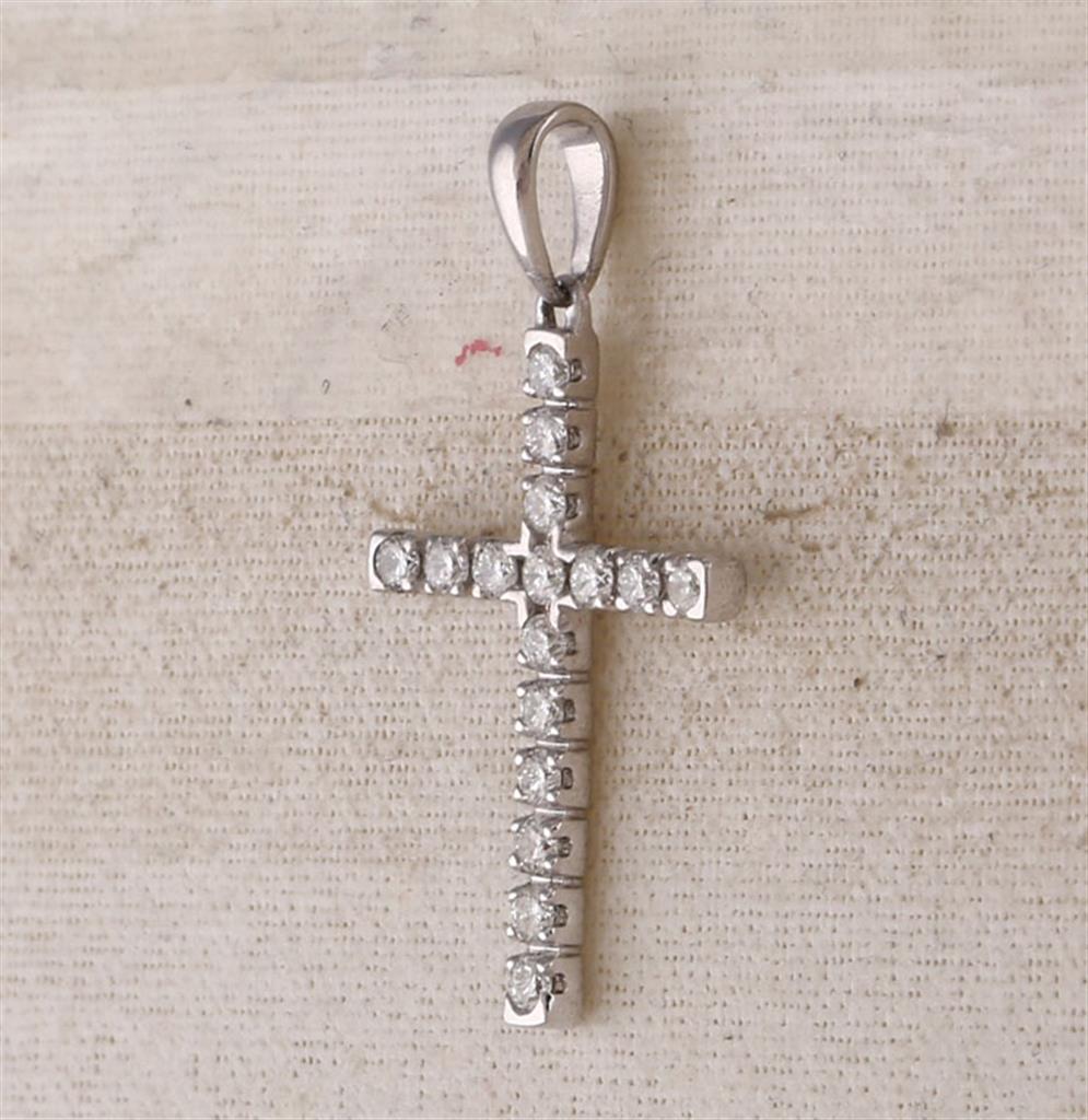 14k White Gold Round Diamond Cross Pendant 1/4 Cttw